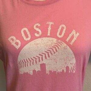 Pink Boston T-shirt Size Small